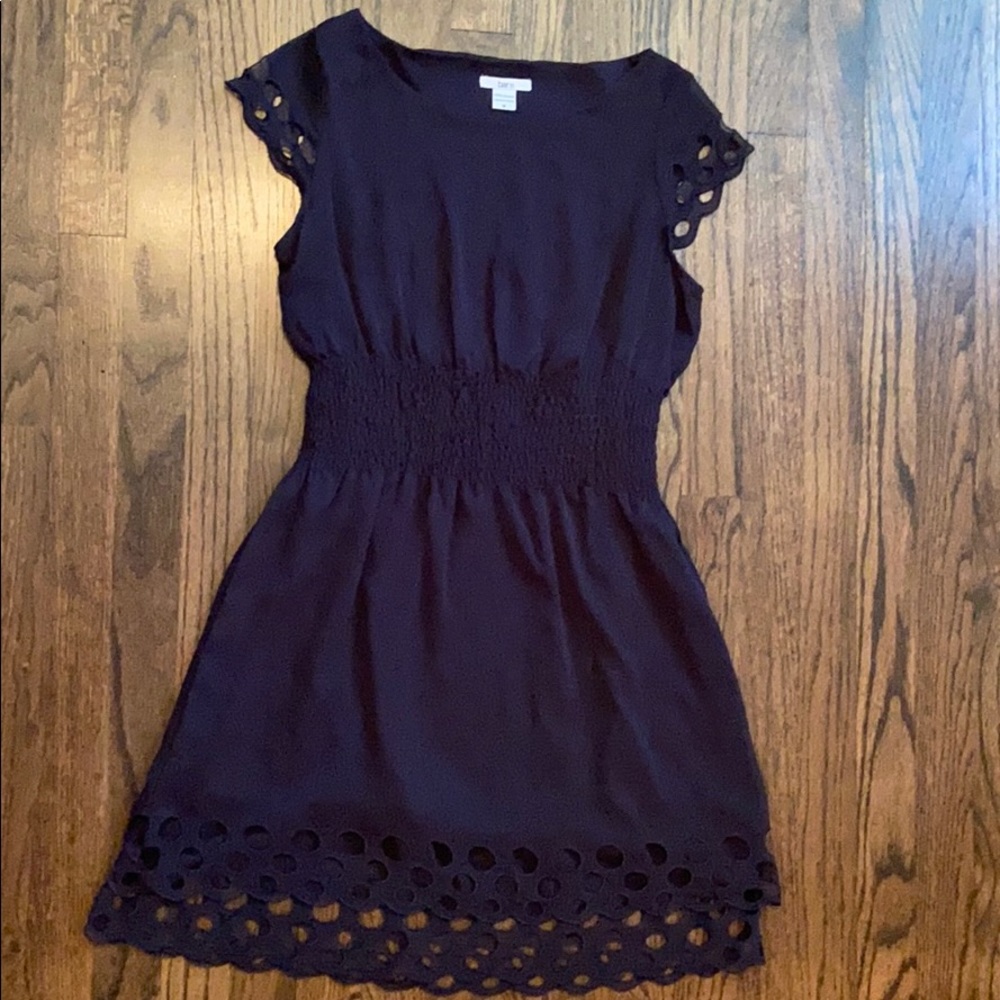 Bar lll Navy Dress w/ Stretchy Waistline. Size M